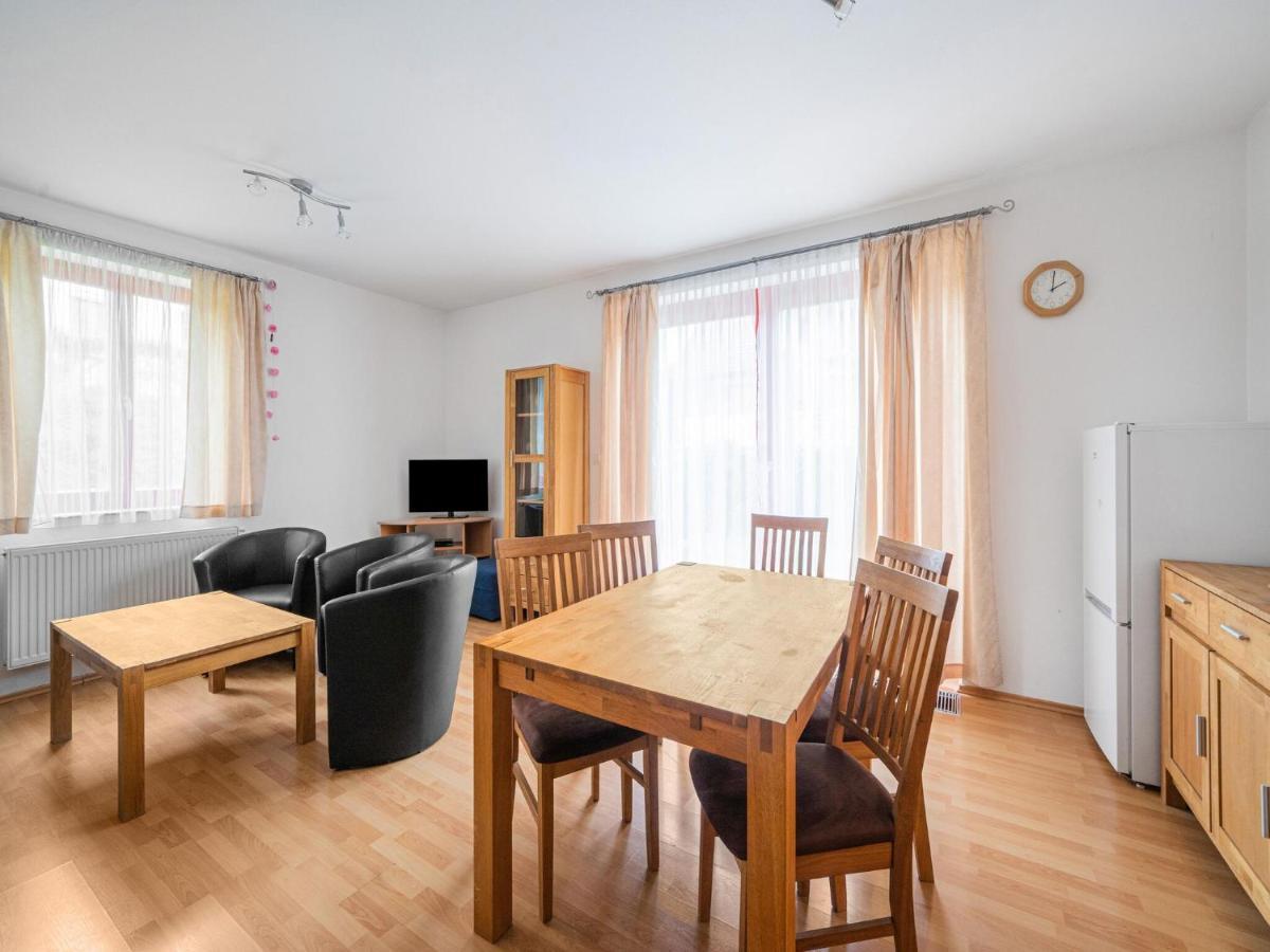 Comfortable Holiday Home In Lipno With Garden Lipno nad Vltavou Esterno foto