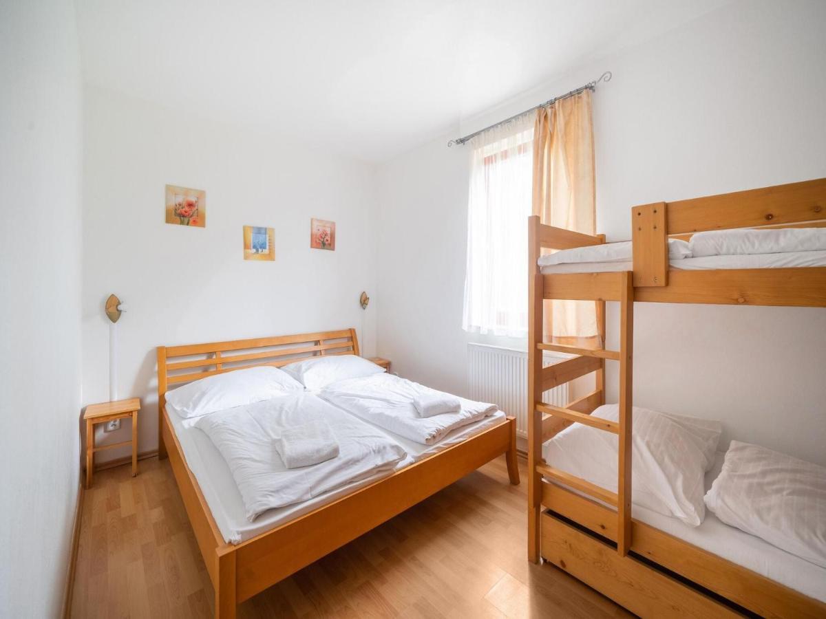 Comfortable Holiday Home In Lipno With Garden Lipno nad Vltavou Esterno foto